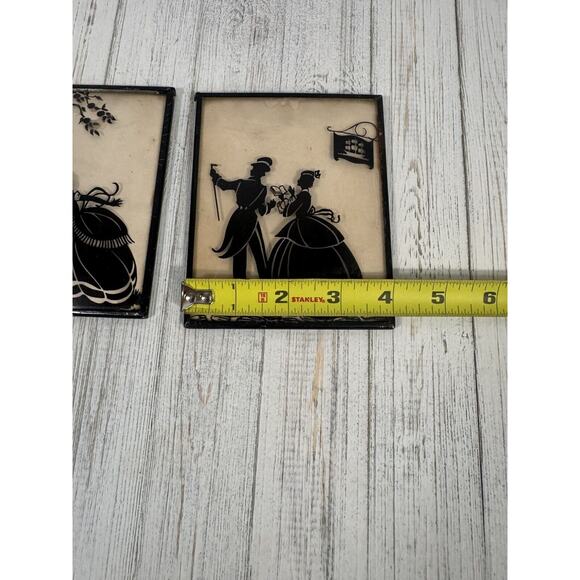 Vintage Pair of Victorian Convex Reverse Painted Bubble Glass Framed Silhouettes - Picture 7 of 14